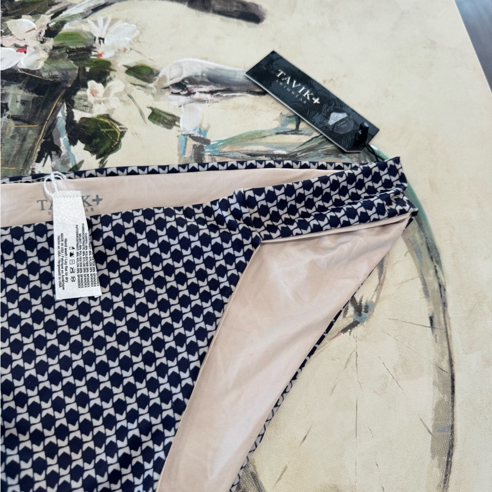 BUNDLE 2 ITEMS FOR $8✨
FINAL SALE✨
TAVIK bella full bottom villa evening blue - Picture 7 of 8